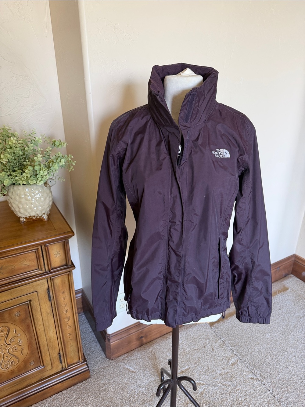 The North Face Women's Plum Lightweight  Outdoor Jacket